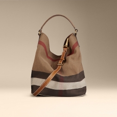 BURBERRY博柏利女款CANVAS系列鞍褐色格纹织物配皮中号手提单肩包 39457421