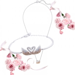 520浪漫礼盒【施华洛世奇渐变天鹅手镯+施华洛世奇渐变天鹅项链】愿得芳心 许我心悦